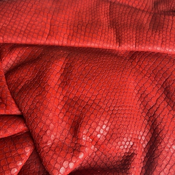 Gino Snake Embossed Extra Large Red Leather Scrunched Zip Clutch Bag - Picture 10 of 10